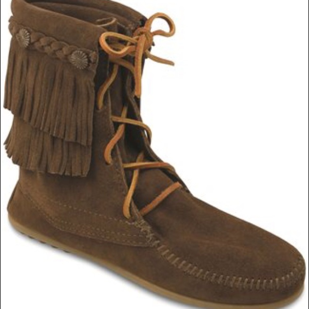 Minnetonka Lace up Ankle boots